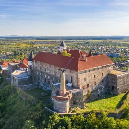 Куди поїхати на травневі свята в Україні