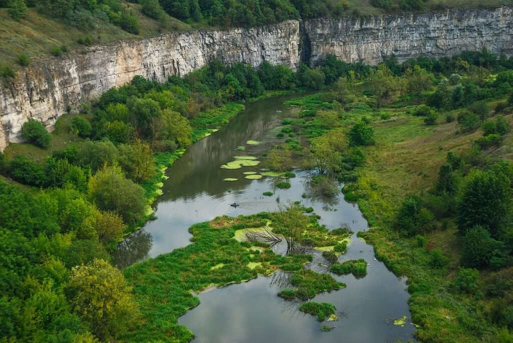 Безкоштовні розваги в Україні: від екскурсій до природних пам'яток